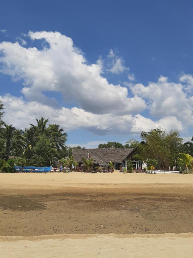 Le Moya Beach Нуси-Бе Экстерьер фото