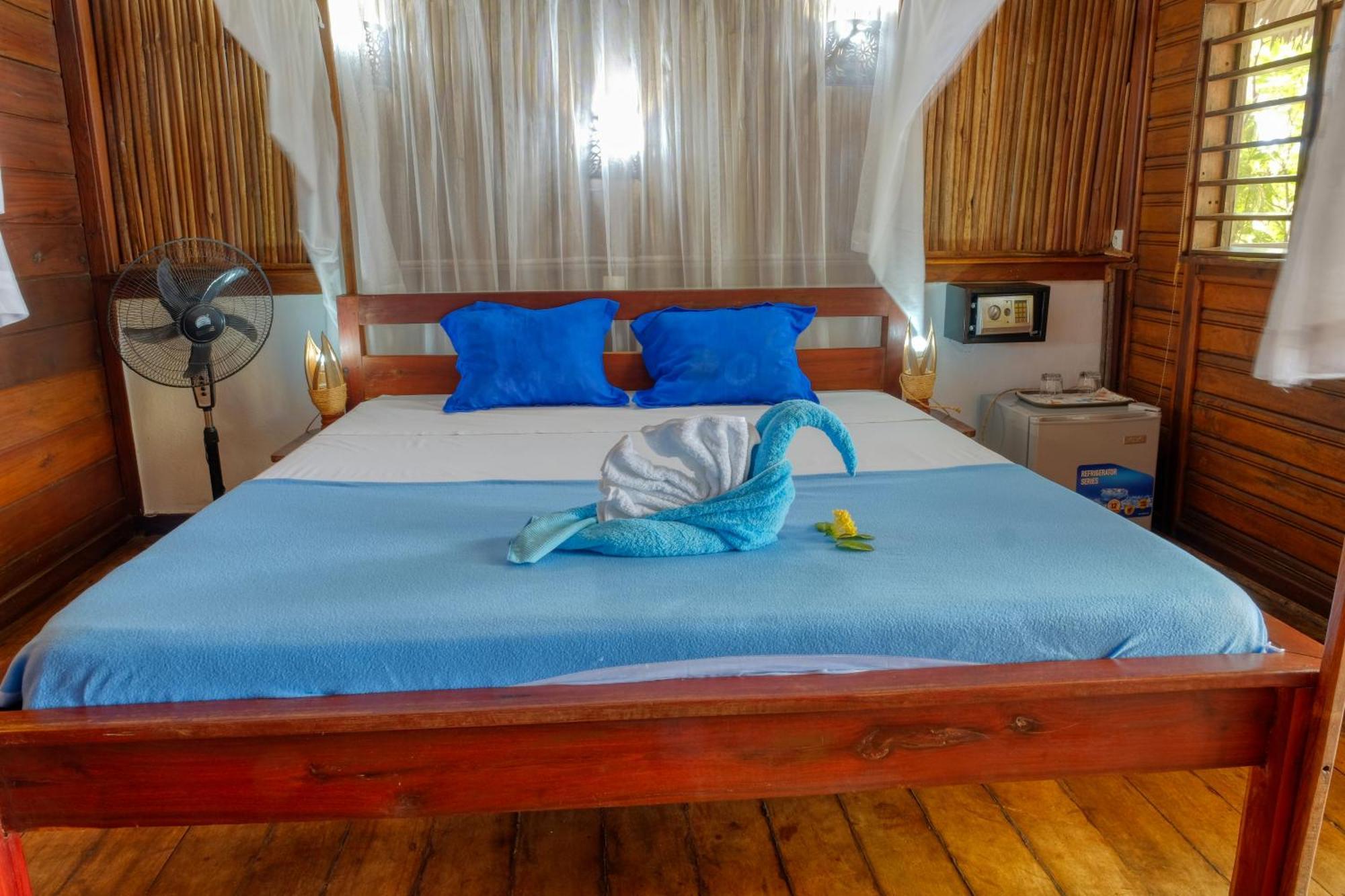 Le Moya Beach Нуси-Бе Экстерьер фото