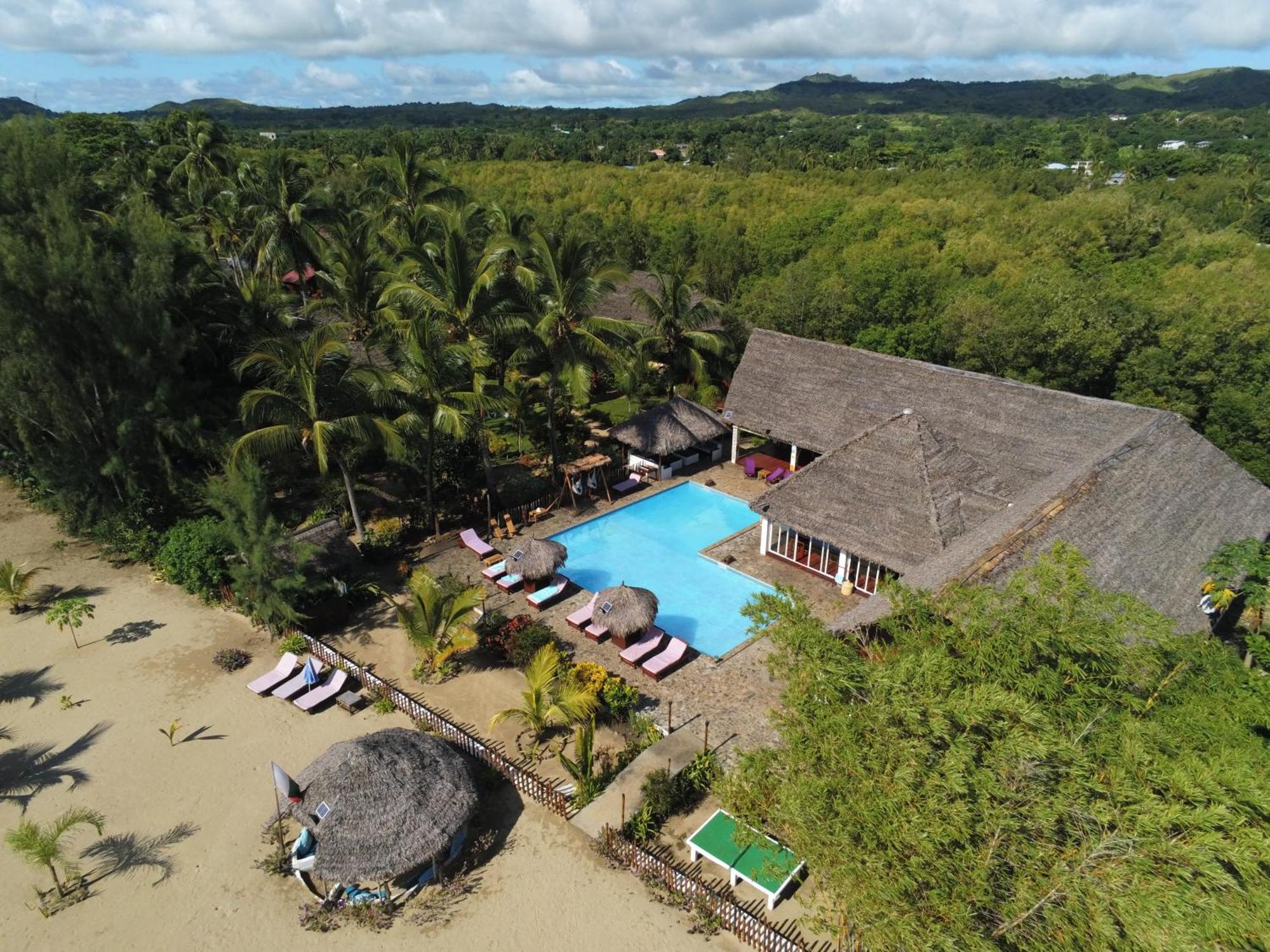Le Moya Beach Нуси-Бе Экстерьер фото