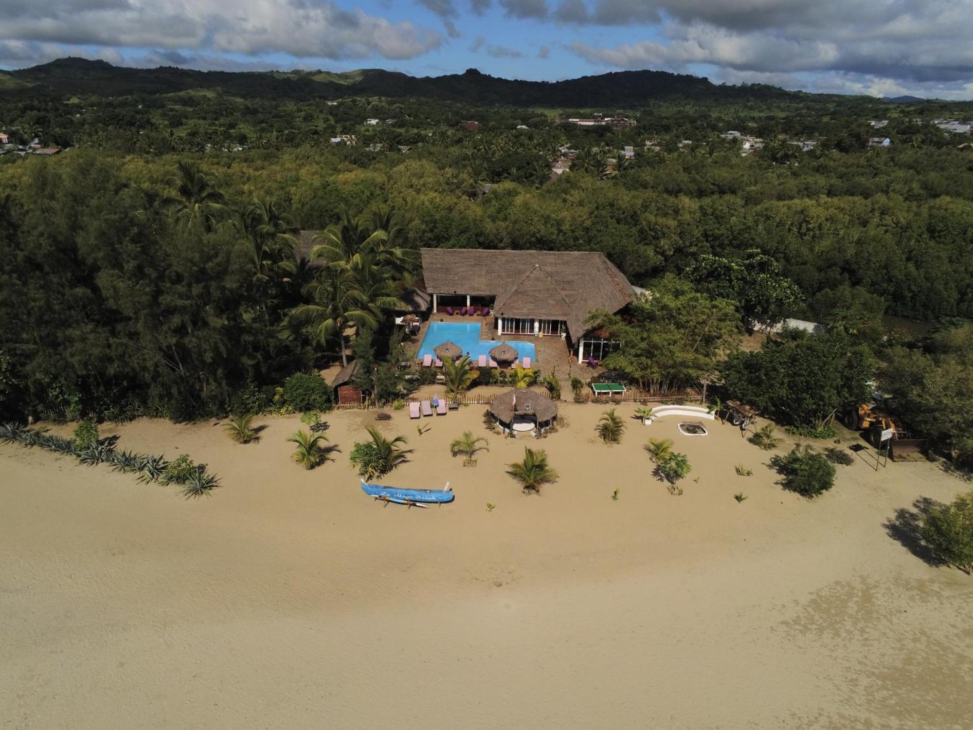 Le Moya Beach Нуси-Бе Экстерьер фото