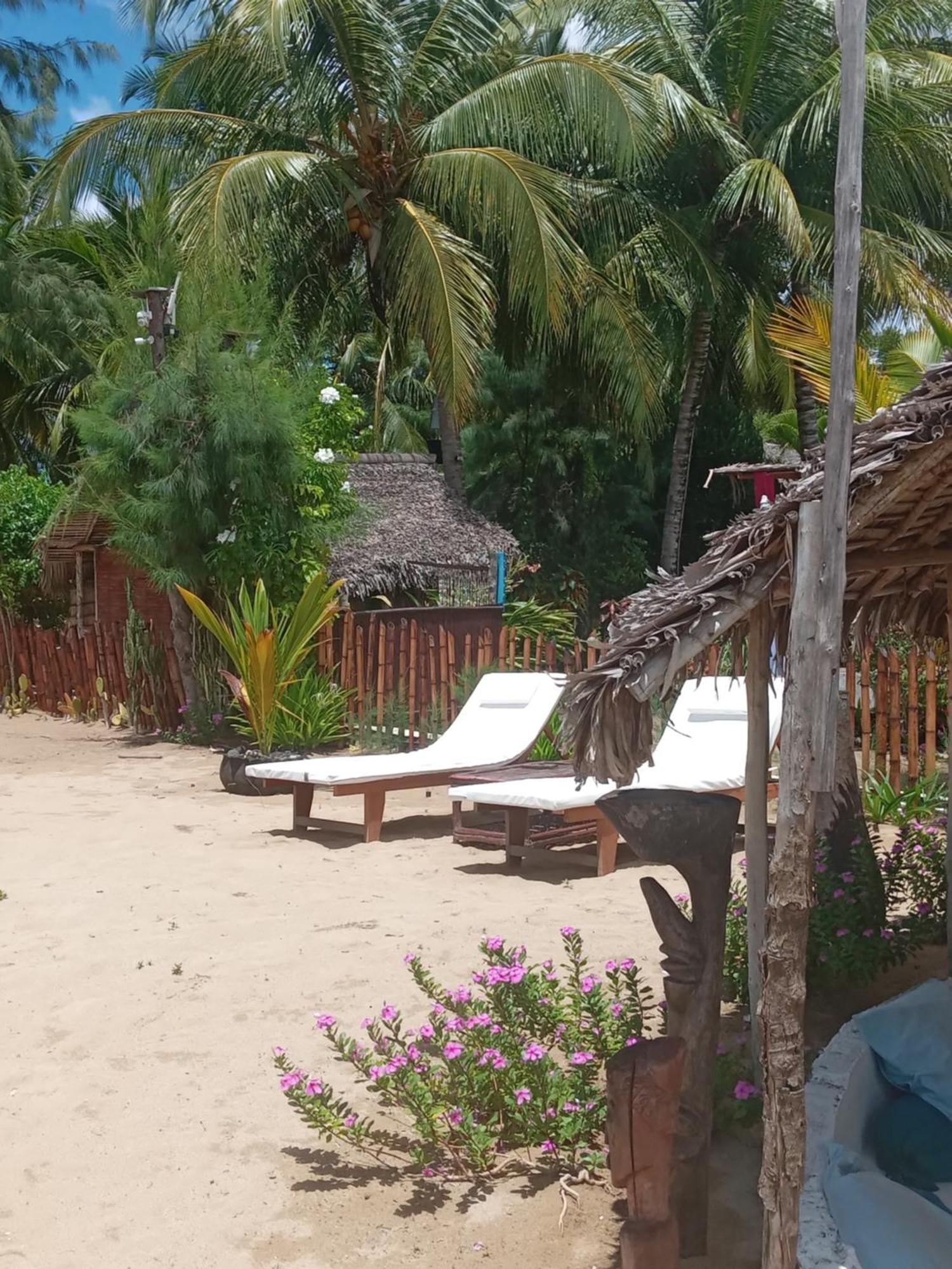 Le Moya Beach Нуси-Бе Экстерьер фото