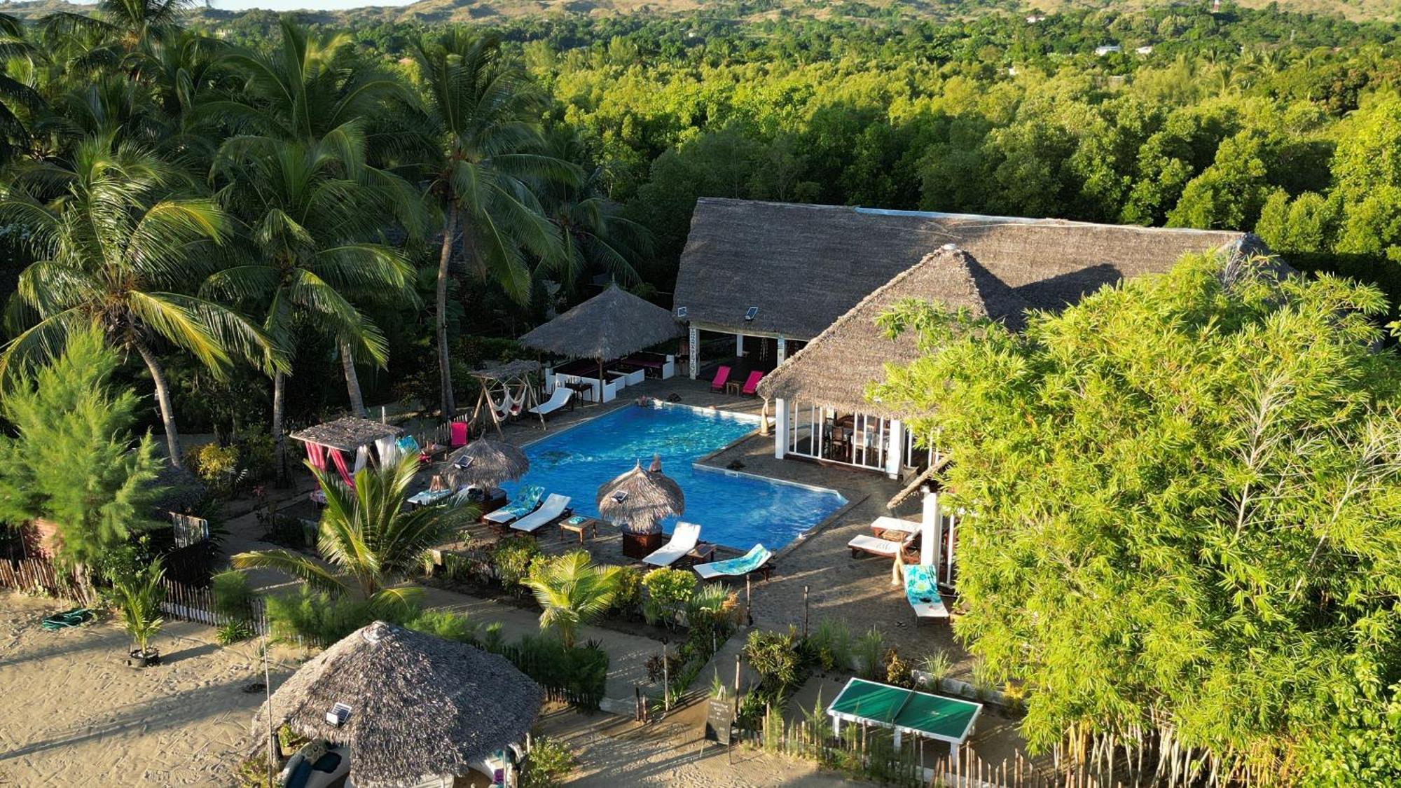 Le Moya Beach Нуси-Бе Экстерьер фото