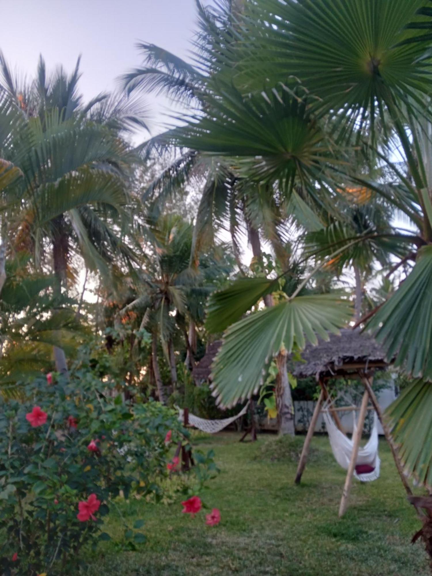 Le Moya Beach Нуси-Бе Экстерьер фото